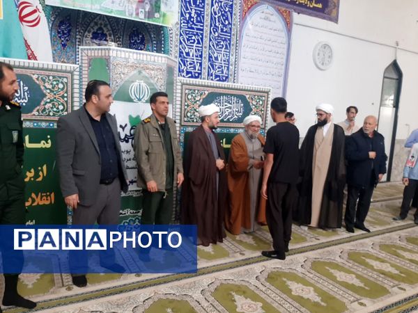 حضور دانش‌آموزان و برپایی میز خدمت در نماز جمعه این هفته آشخانه 