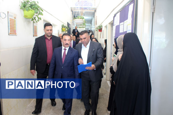 بازدید وزیر آموزش و پرورش عراق از یک مدرسه در قم