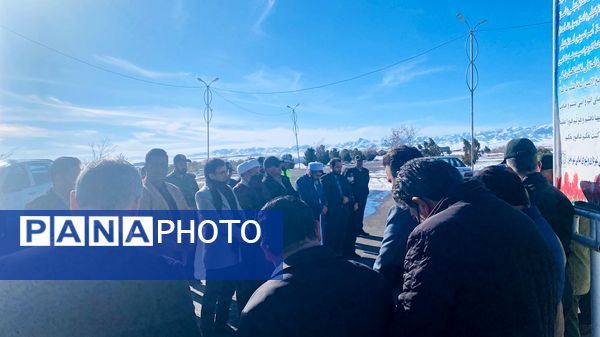 غبار روبی گلزار شهدای گمنام شهرستان باخرز 