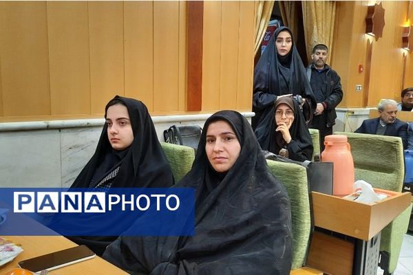 تجلیل از برگزیدگان پژوهشگر خراسانی در مشهد