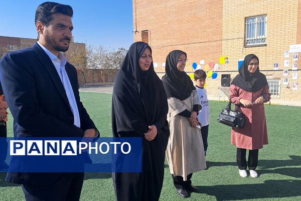  برپایی نمایشگاه  آثار دانش‌آموزان در مدرسه غیاث‌الدین جمشید کاشانی ملارد 