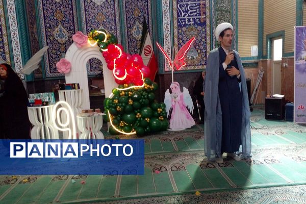 دختران مدرسه هدی 1 در خلعت زیبای عبادت