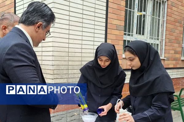 مراسم هفته پژوهش در دبیرستان بانو عفت آهنگری شهرری