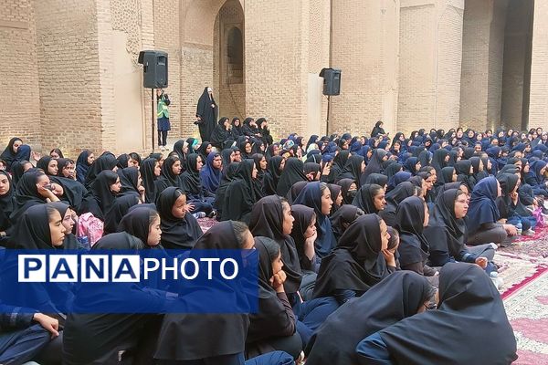 جشن بزرگ دخترانه به‌مناسبت دهه کرامت