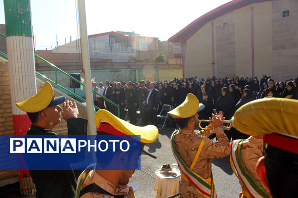 گرامیداشت هفته دفاع مقدس در دبیرستان شاهد رضویه قم