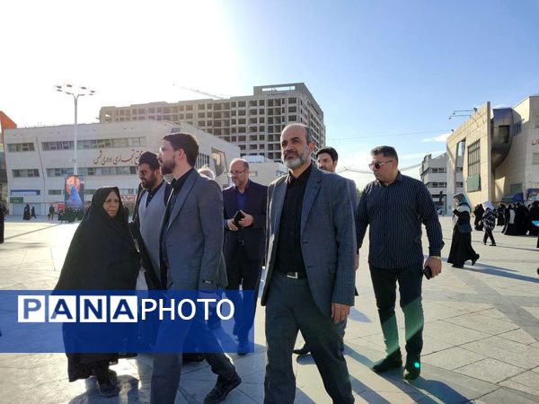 راهپیمایی خانوادگی گرامیداشت روز عفاف و حجاب در میدان شهدا مشهد 