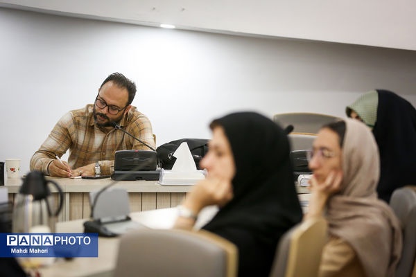 نشست خبری مدیرعامل بنیاد چهارم خرداد