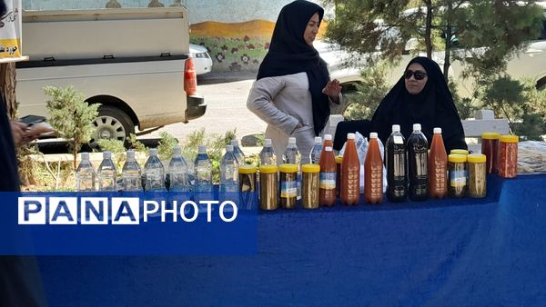 بازارچه مقاومتی در گلزار بهشت فضل نیشابور 