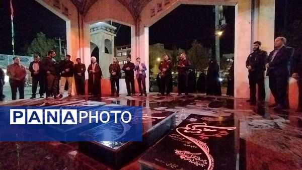 غبار روبی مقبره شهدای گمنام نیشابور