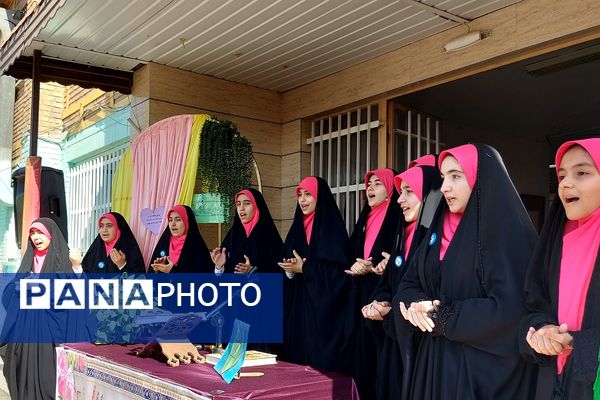 جشن عاطفه‌ها،  تجلی مهربانی دانش‌آموزان کهریزک 