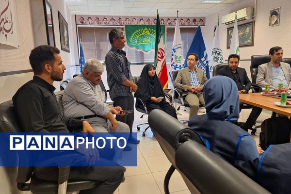 جلسه هم اندیشی و تجلیل از خبرنگاران پانا در شیراز 