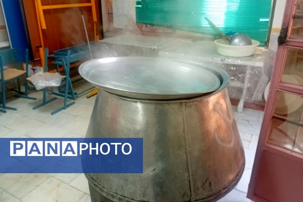 برپایی ایستگاه صلواتی و شهادت حضرت زهرا در مدرسه شهید زهره‌وند قرچک 