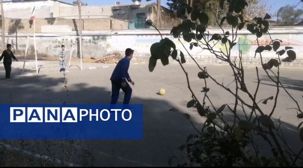 دانش آموزان دبستان امیر آقایی مهمان برنامه پرنشاط جوانه های کانون لقمان کاشمر