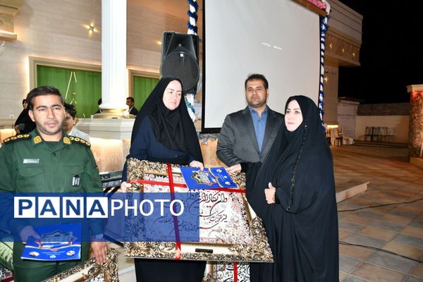 هفته‌ای برای ستایش دانایی؛ جشن معلمان در تالار ملک برگزار شد