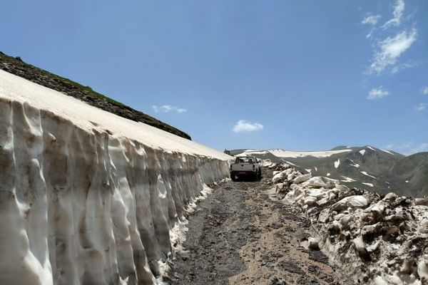 بازگشایی ۲۰۰ نقطه برفگیر جاده‌های عشایری استان اردبیل