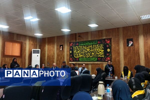 نشست صمیمی قائم‌مقام سازمان دانش‌آموزی کشور با رؤسای شورای دانش‌آموزی شیراز