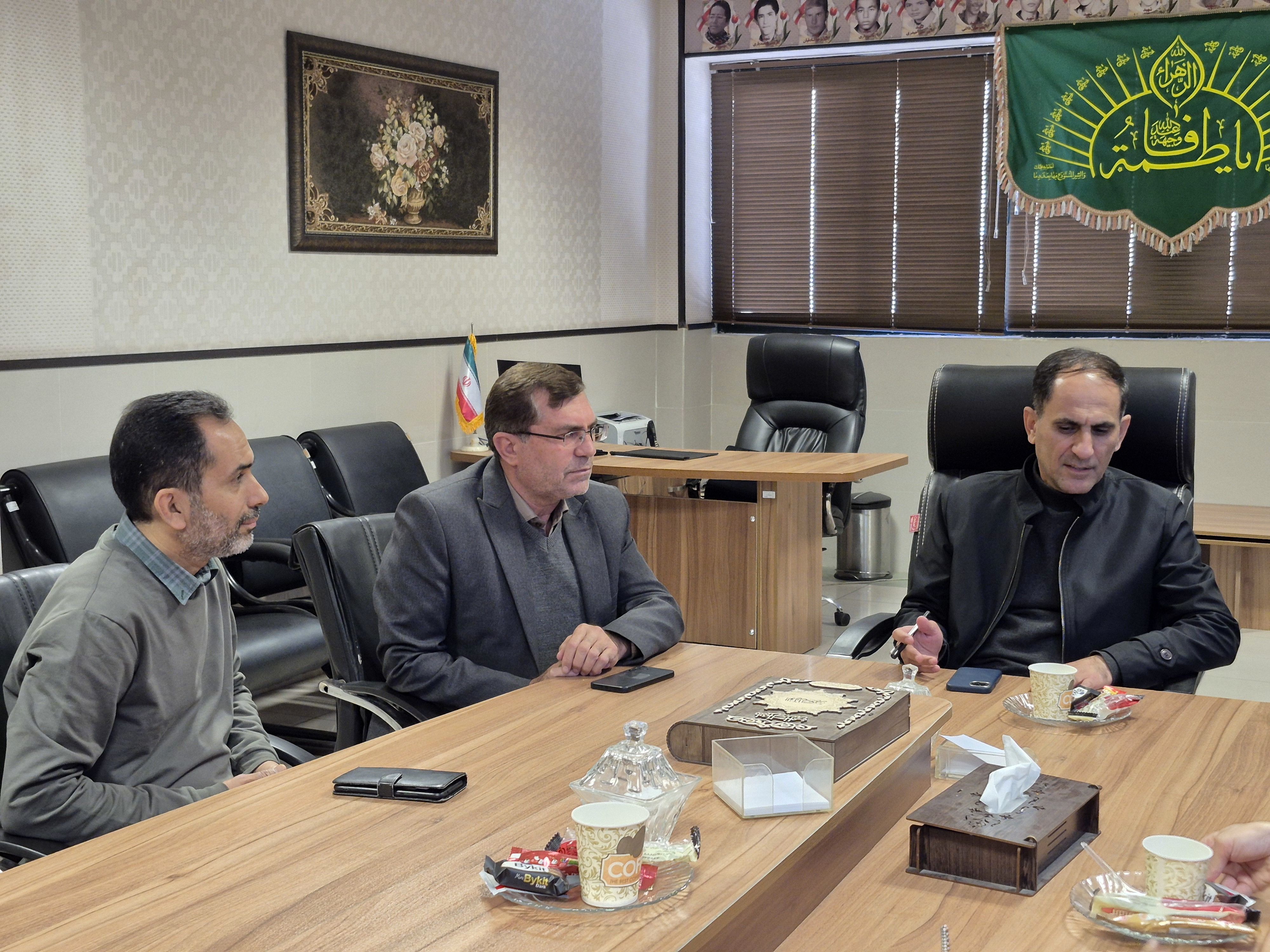 تفاهم‌نامه همکاری سازمان دانش‌آموزی فارس با بازیت