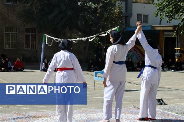 برگزاری جشنواره ورزشی در مدرسه شهید غیوری ناحیه یک شهرری