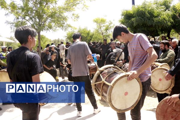 خاکسپاری پیکر پاک  سردار سرافراز اسلام شهید محمد کاظمی و شهدای جنگ تحمیلی در مشهد