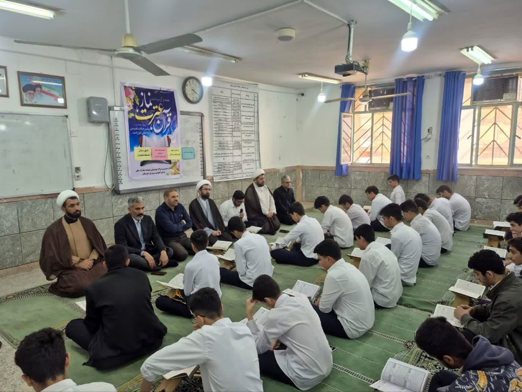 برگزاری محافل انس با قرآن کریم و نماز جماعت در مدارس خوزستان