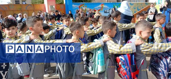 جشن‌شکوفه‌ها در‌ دبستان شهدای گمنام