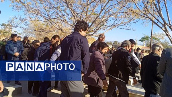 تشییع پیکر و خاکسپاری پدر شهید عجمی فدافن در گلزار شهدای روستای فدافن