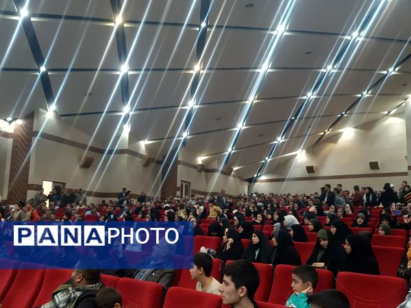 همایش گرامیداشت هفته بسیج در مجتمع آیه ها در سالن انقلاب مشهد مقدس