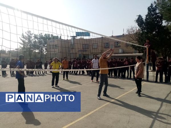 آغاز رقابت‌های ورزشی دبیرستان نمونه آیت‌الله خامنه‌ای 