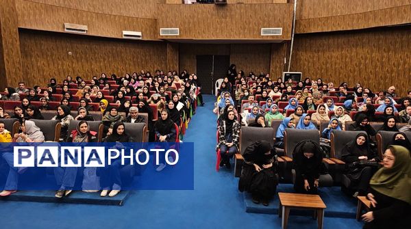 برگزاری مراسم تقدیر از دانش آموزان رتبه برتر آموزشگاه امیر کبیر ملارد