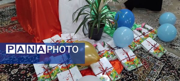 جشن شکوفه ها درمدرسه مرحوم زرتاش شهرستان خلیل آباد 