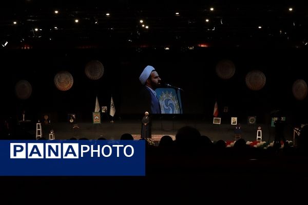 آیین تجلیل از دختران منتخب جشنواره‌ها و مسابقات دانش‌آموزی شهرستان‌های استان تهران