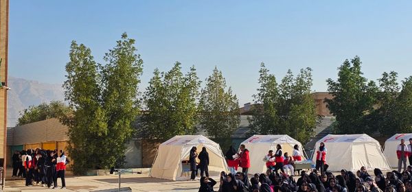 مانور سراسری زلزله در دبیرستان دخترانه نیایش گچساران 