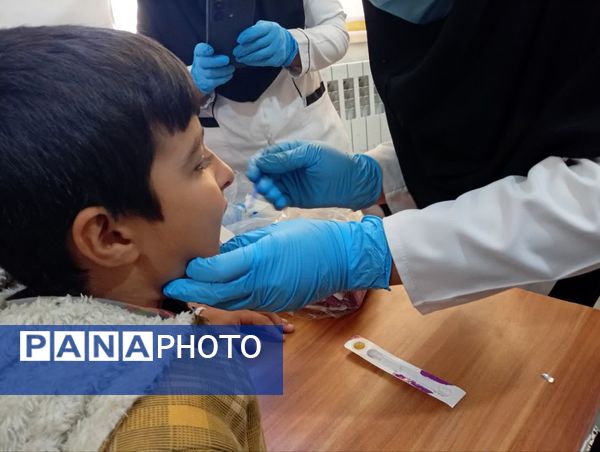 اجرای طرح وارنیش فلوراید در دبستان شهید پسندیده فدافن 