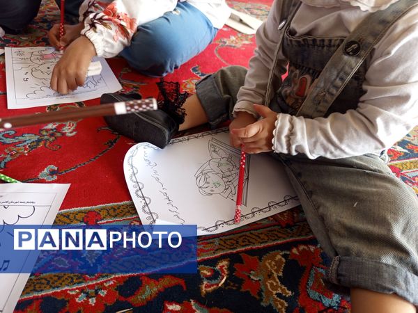 برپایی غرفه کودک در حاشیه نماز جمعه شهرستان کاشمر