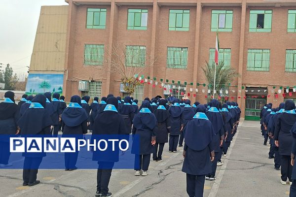 جلوه‌هایی از سرود همگانی مدرسه نمونه‌دولتی تمام ساحتی ارشاد قرچک