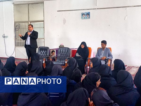 بازدید مدیر آموزش و پرورش کاشمر از هنرستان رازی