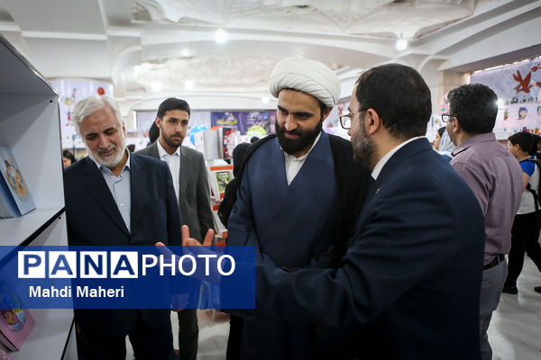 بازدید معاون پرورشی و فرهنگی وزارت آموزش و پرورش از سی‌وپنجمین نمایشگاه بین‌المللی کتاب تهران