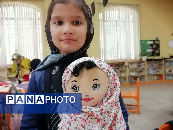 آموزش دوخت مقنعه و پخت و تزیین حلوا در کانون شماره 4 قم
