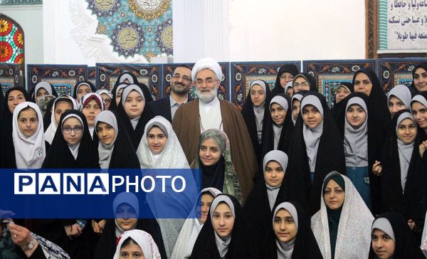 تجمع معنوی مادران و دختران در مصلی رشت