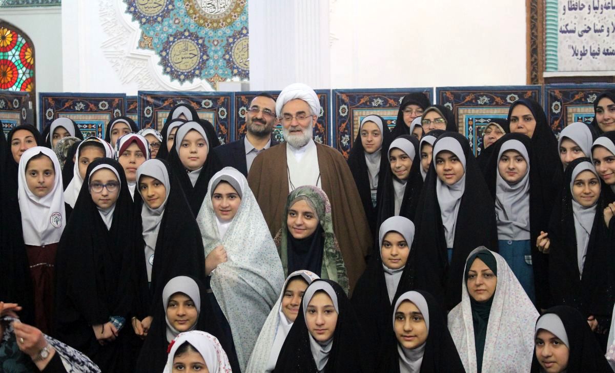 تجمع معنوی مادران و دختران در مصلی رشت