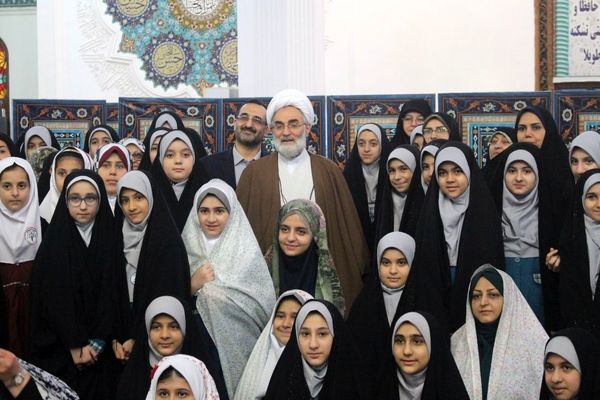 تجمع معنوی مادران و دختران در مصلی رشت