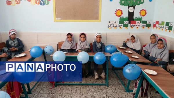جشن آب‌‌ در‌ دبستان‌ شهید‌ دیالمه‌