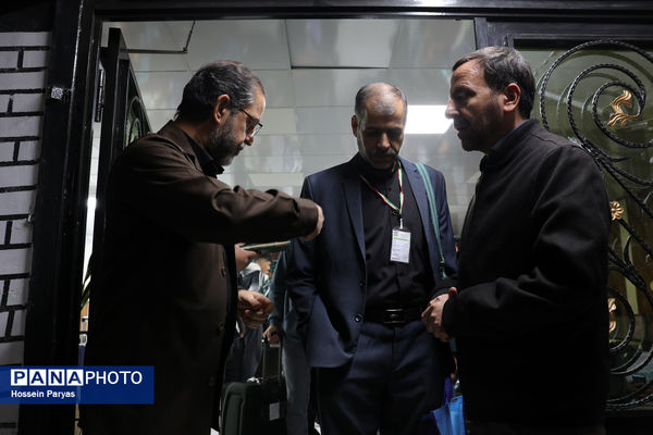 آیین بدرقه دانش‌آموزان و مربیان عمره‌گزار به سرزمین وحی