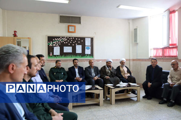 طرح سپاس معلم در مدارس شهرستان اسلامشهر با حضور مسئولین شهرستان