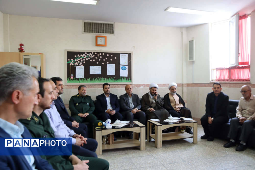 طرح سپاس معلم در مدارس شهرستان اسلامشهر با حضور مسئولین شهرستان