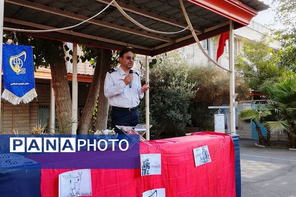 برگزاری مراسم روز آتش نشان در دبیرستان حضرت زینب(س) ناحیه یک شهرری