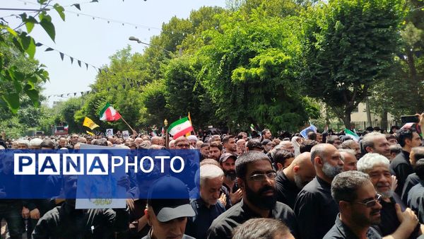 حضور باشکوه مردم کرج در مراسم تشییع جمعی از شهدا حمله رژیم صهیونیستی