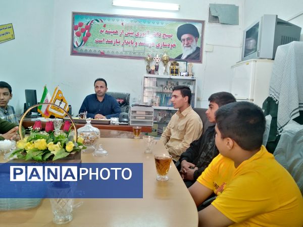 جلسه فرمانده واحد های بسیج دانش‌آموزی در شهرستان خلیل‌آباد