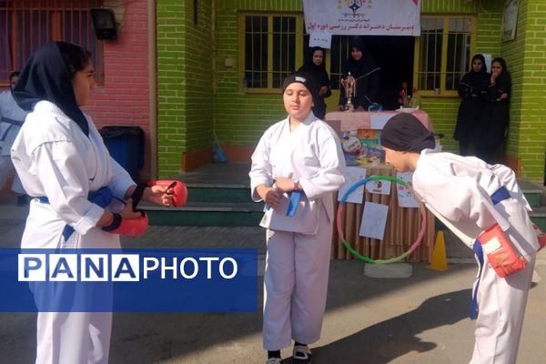 هفته تربیت بدنی در مدارس دکتر رزمی و شهید مجید مجیدی ناحیه دو شهرری 
