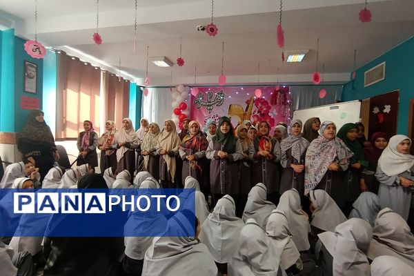 حضور دانش‌آموزان مدارس ناحیه دو شهرری در جشن ولادت حضرت فاطمه (س)